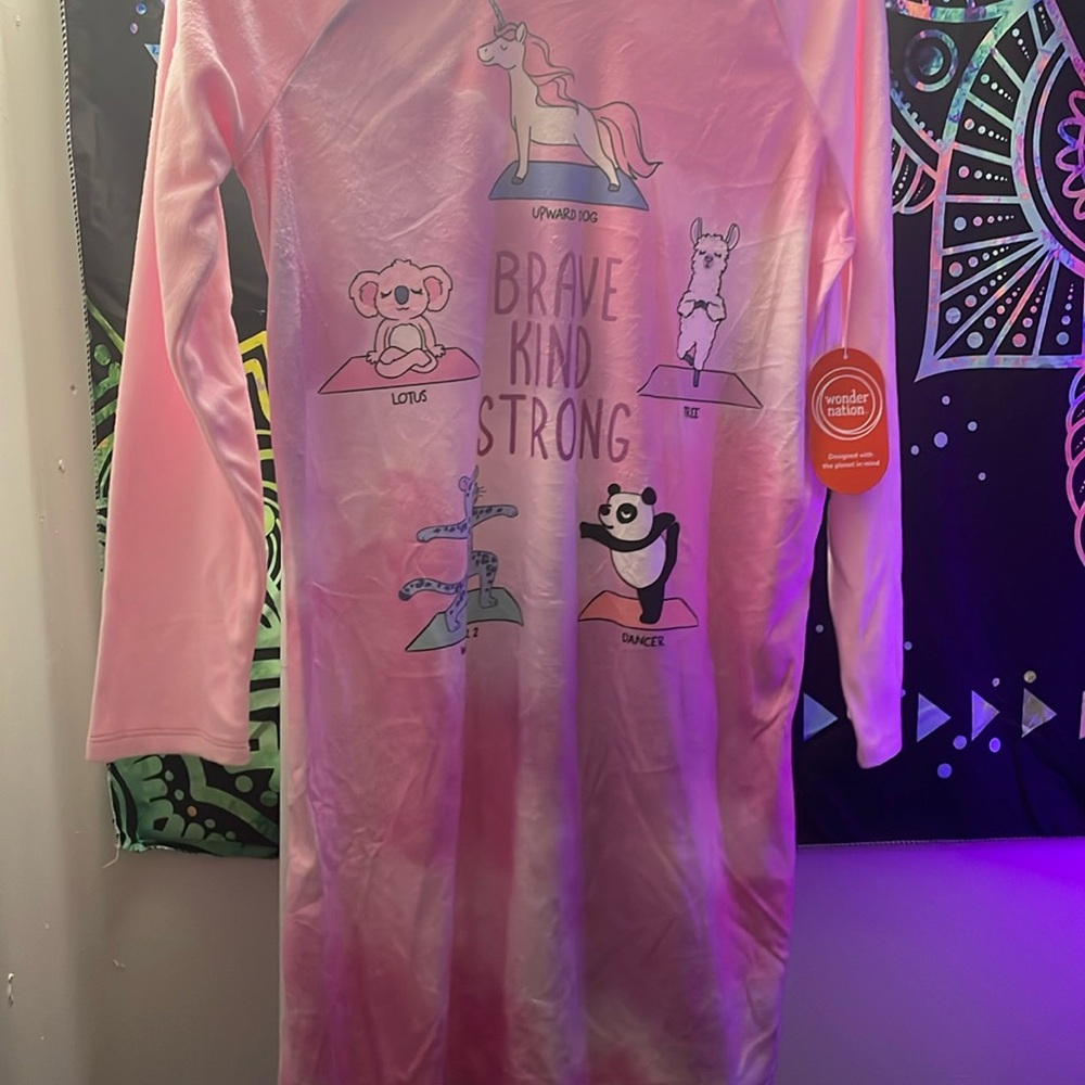 Kid night-gown  with stuffed animals on it